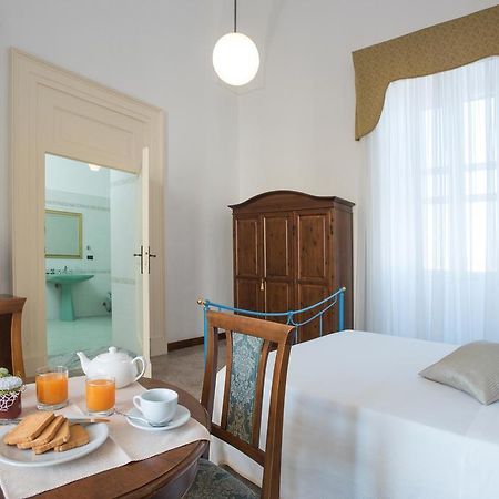 Bed and Breakfast Palazzo Scarciglia - Dimora D'Epoca Минервино-ди-Лечче Экстерьер фото