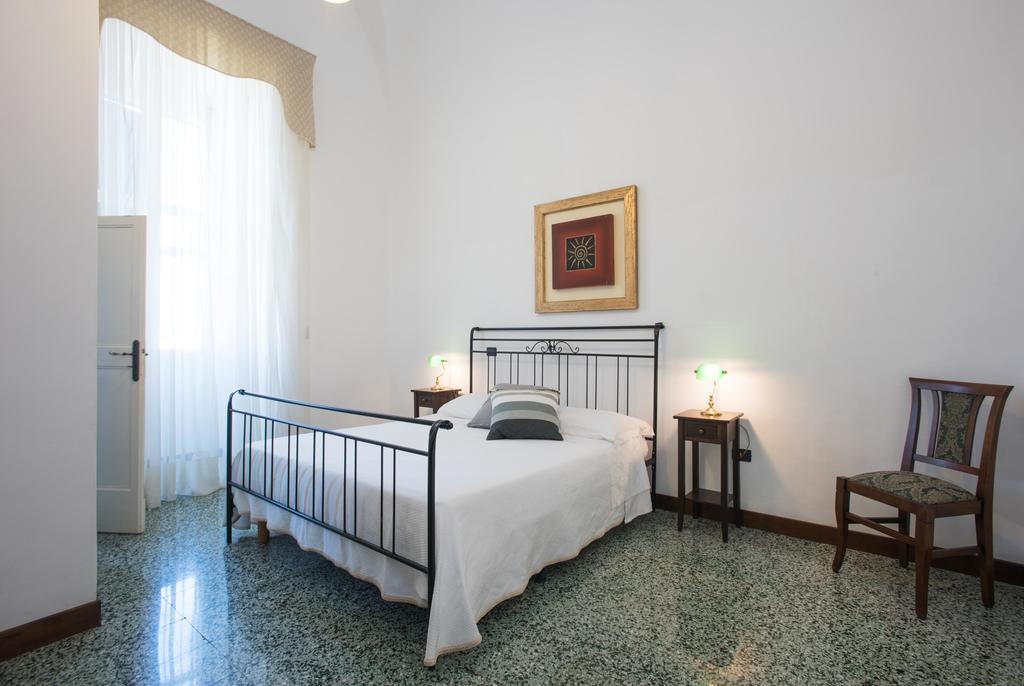 Bed and Breakfast Palazzo Scarciglia - Dimora D'Epoca Минервино-ди-Лечче Номер фото
